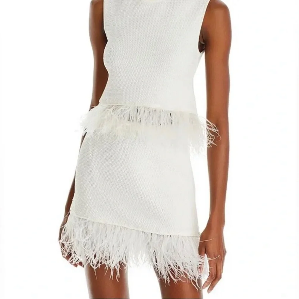 FRAME RT: $500 White Ostrich Feather Trim Crochet Mini Skirt Size Medium​